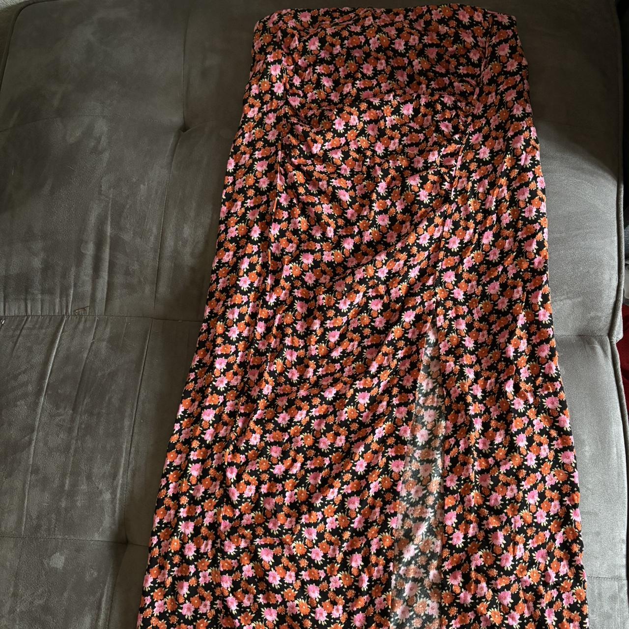 Floral zara midi skirt with slit. New with tag. - Depop