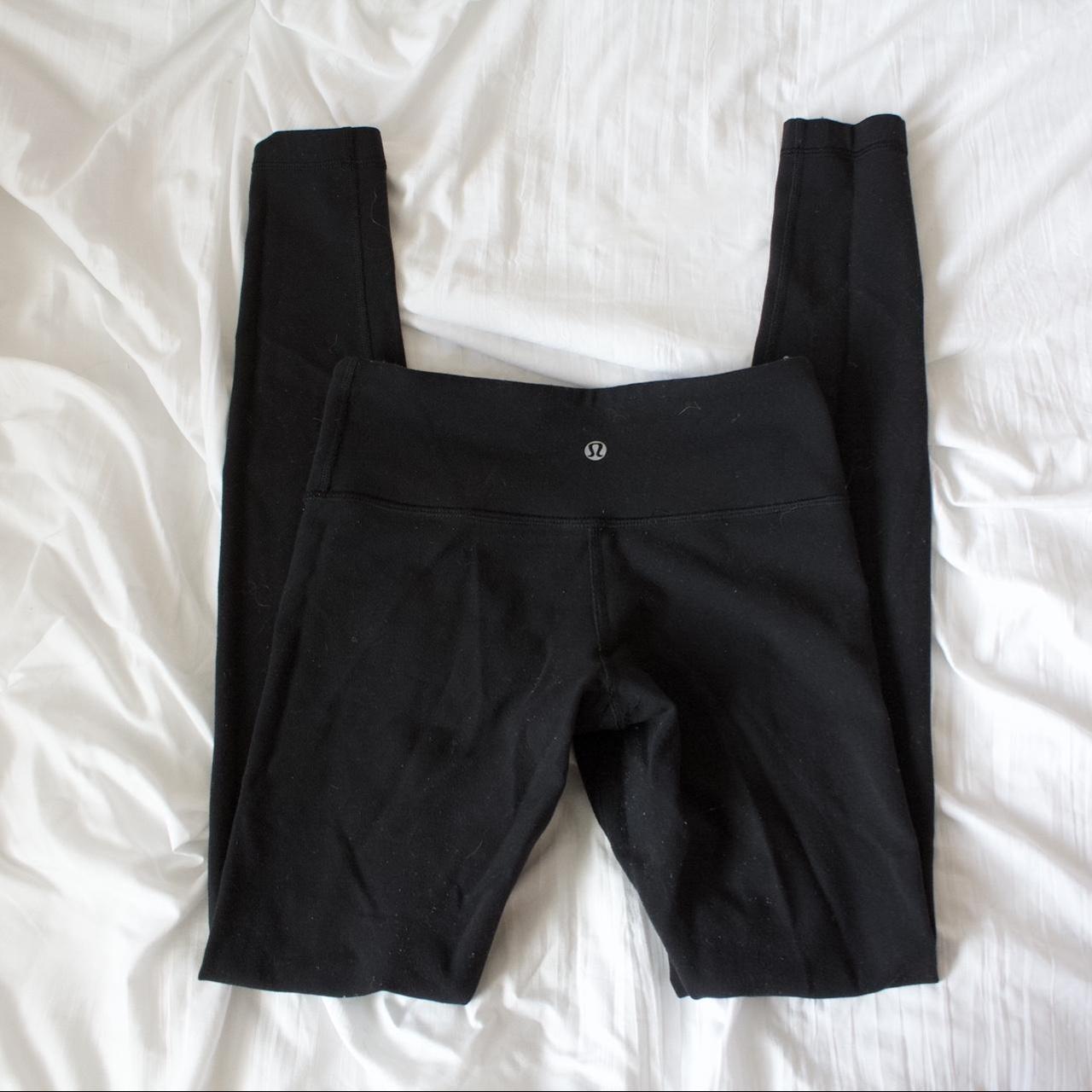 Lululemon leggings Size 0 Scalloped bottom with - Depop