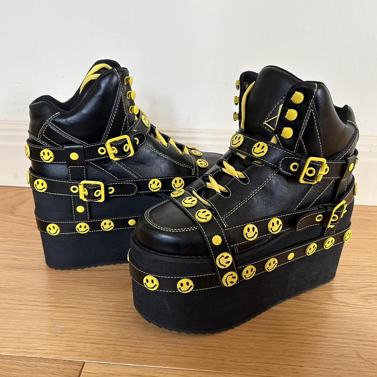 YRU Qozmo bondage black and yellow smiley face | Depop