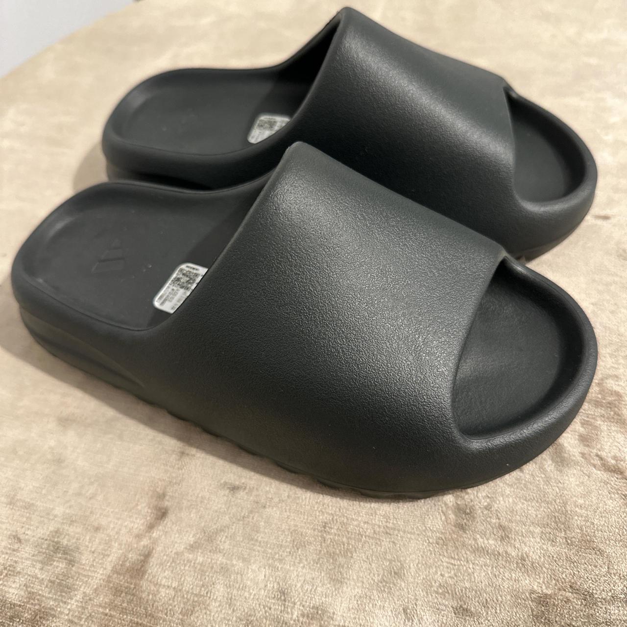 yeezy slides sizing for women's