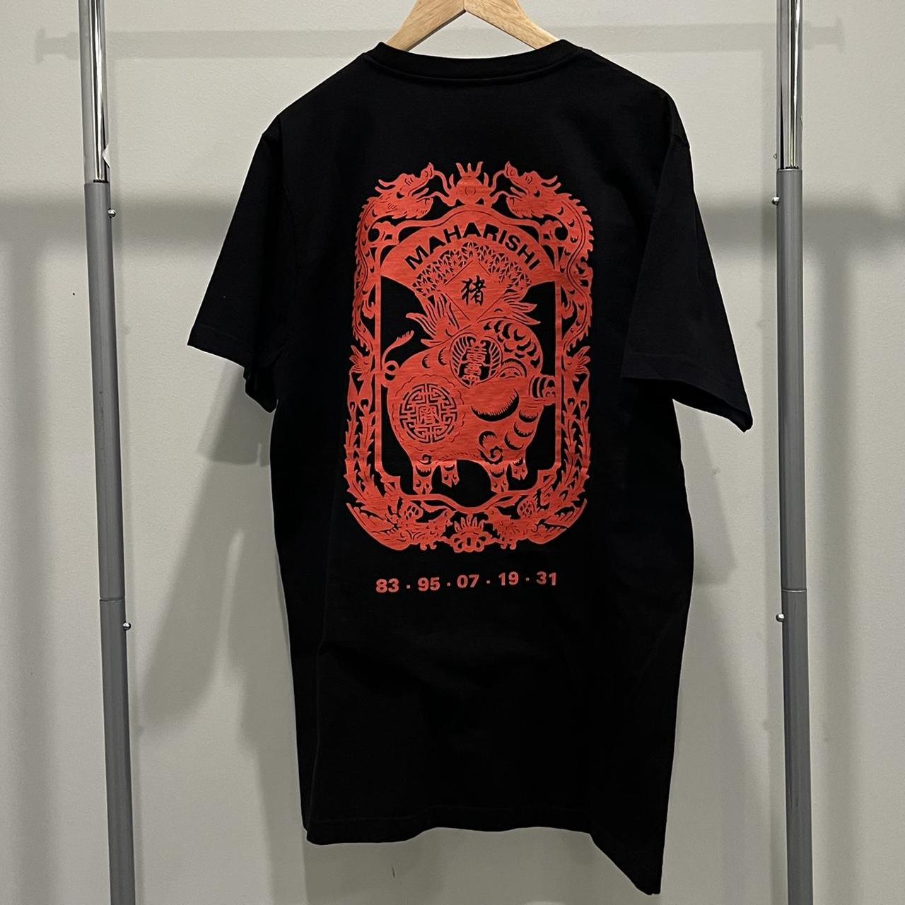 Maharishi Men's Black and Red T-shirt (2)