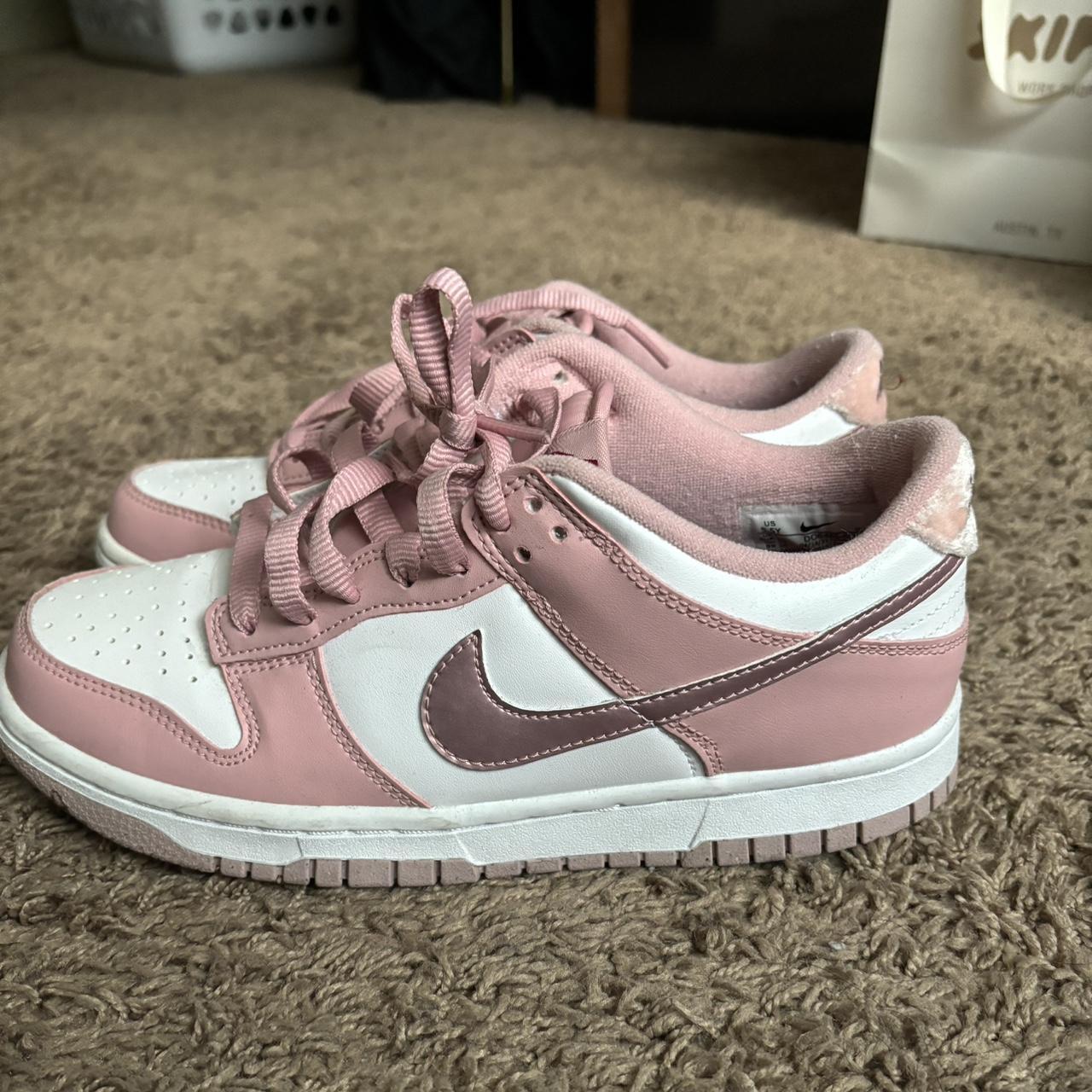 pink velvet dunks, worn a few times but good... - Depop