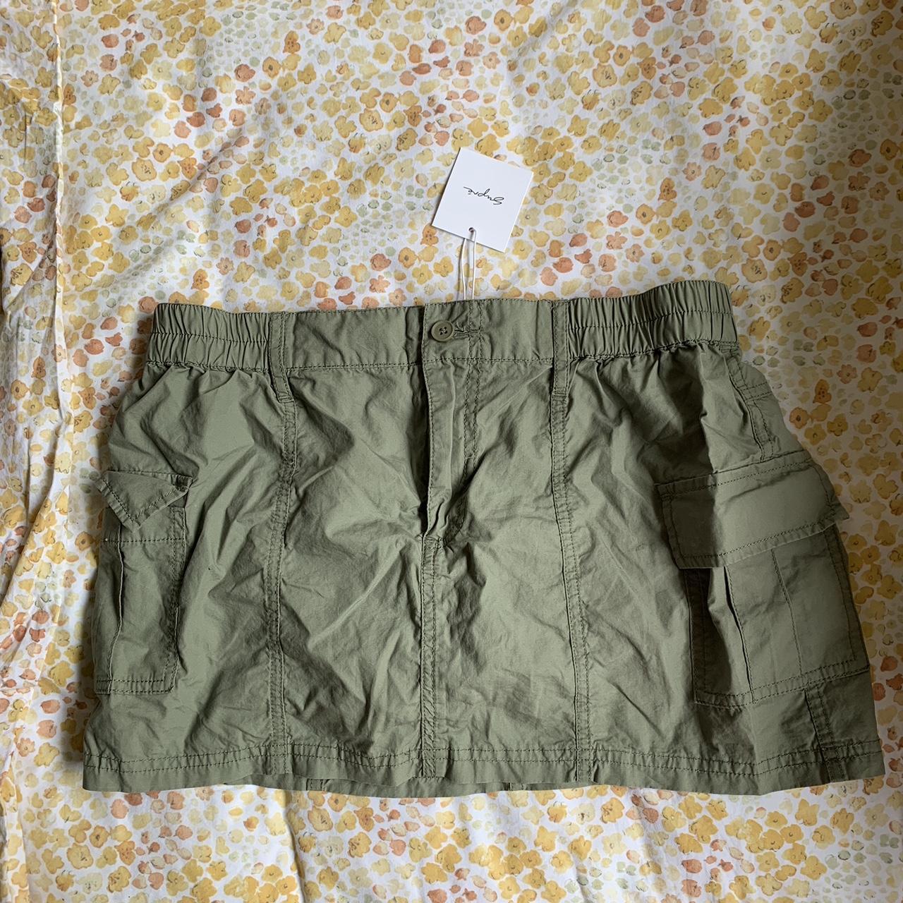 Supre cargo mini skirt New with tags Size 10 - Depop