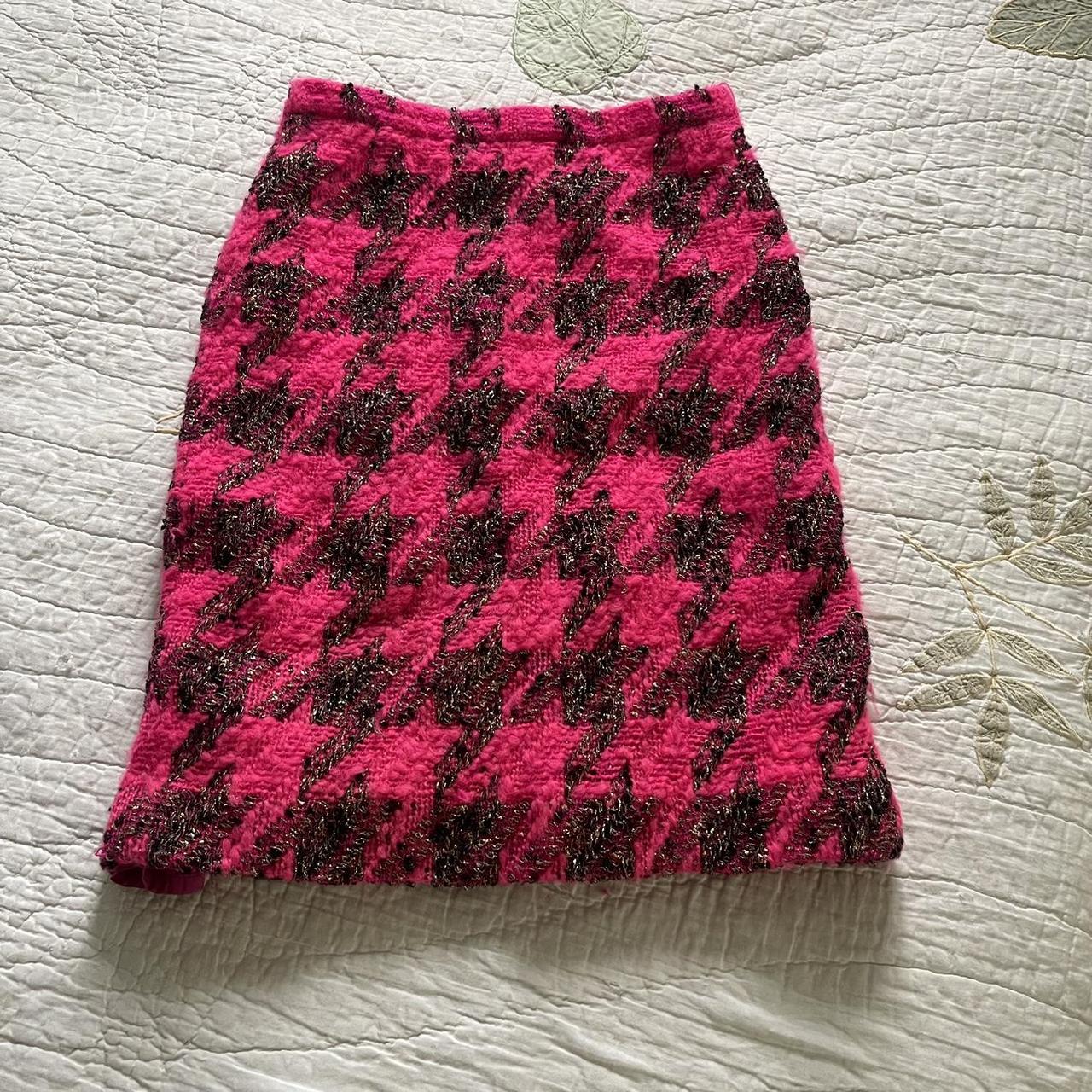 Hot pink houndstooth skirt hotsell