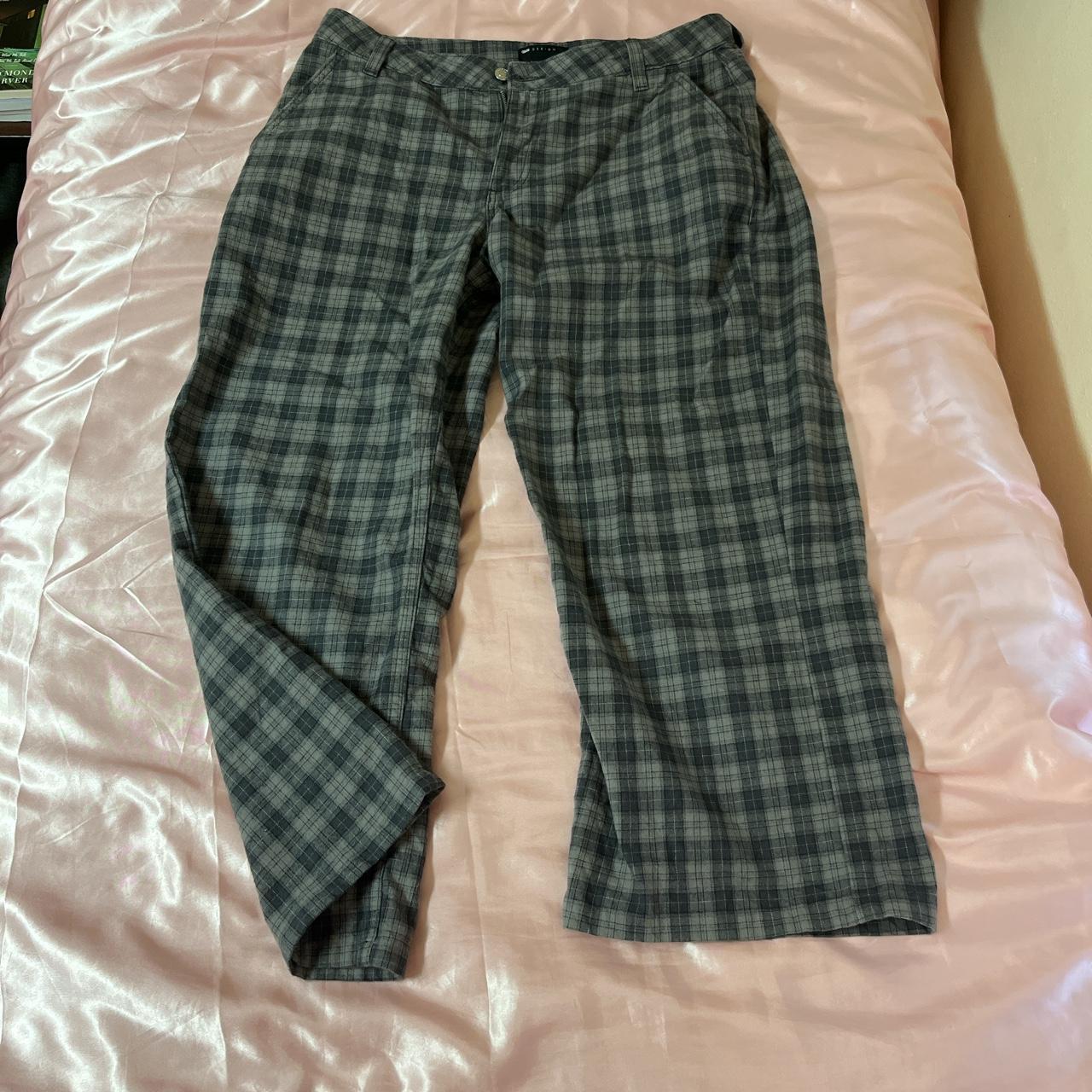 ASOS Women's Grey and Black Trousers | Depop