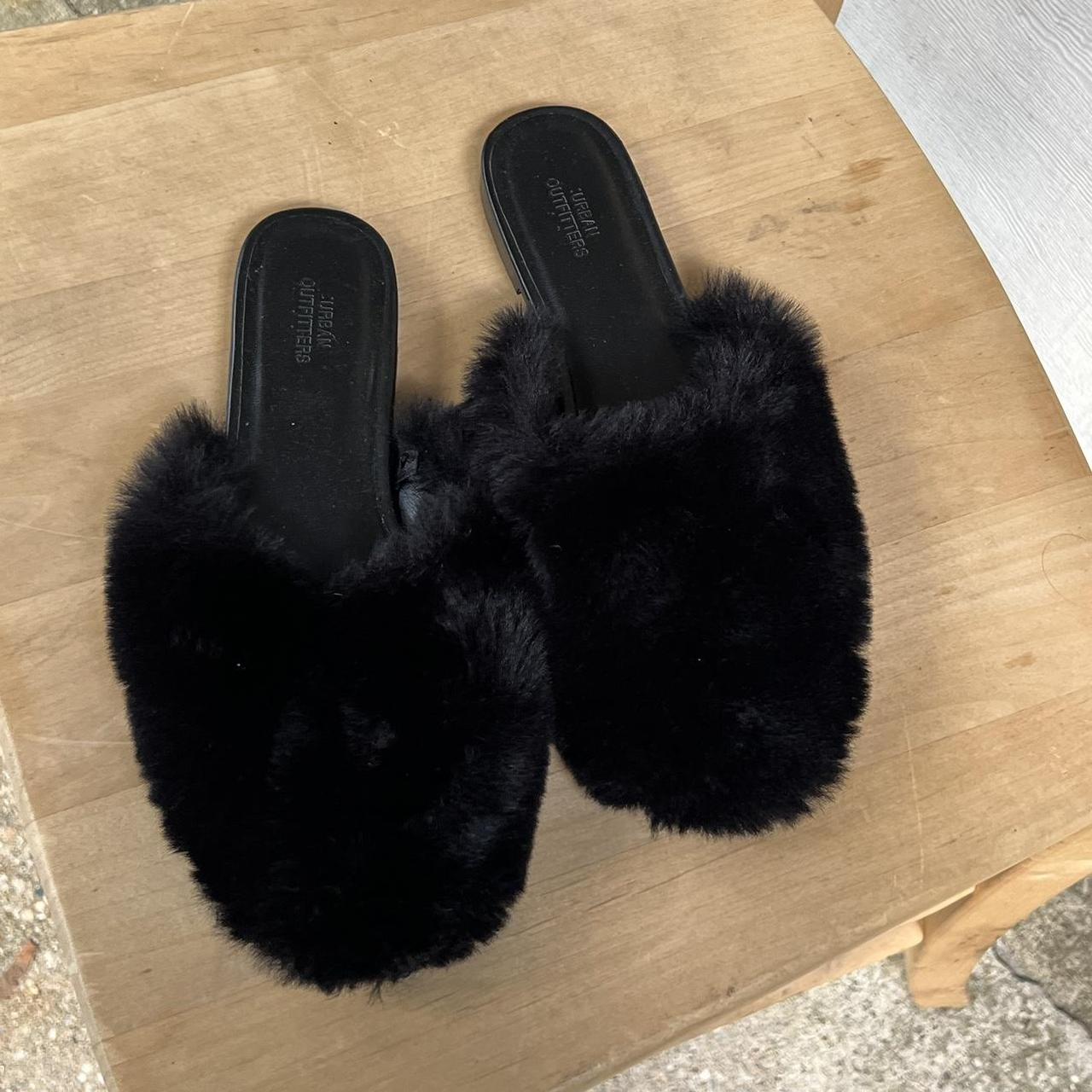 Urban outfitters hot sale fur slides