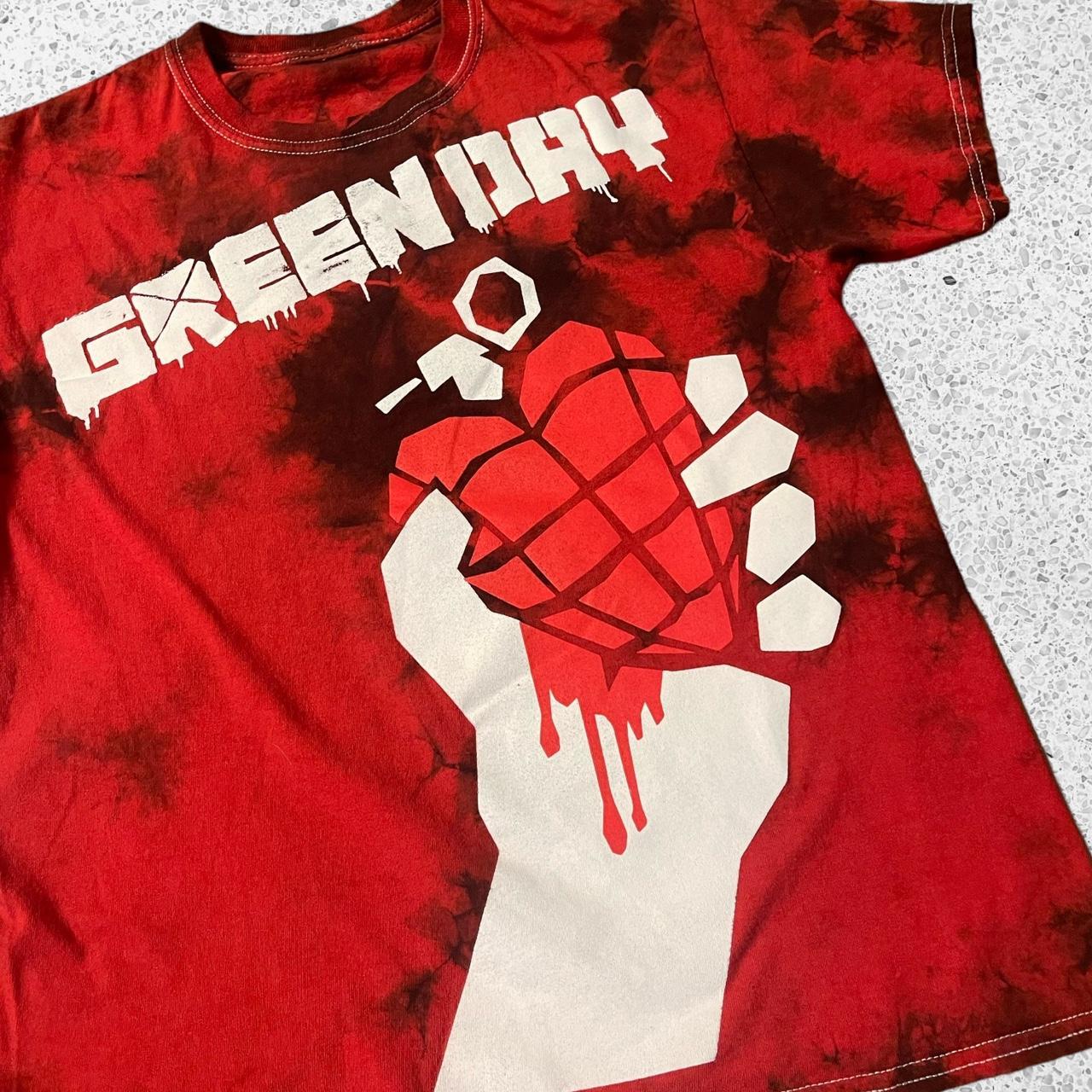 Green Day shirt I got this at hot topic a few years - Depop