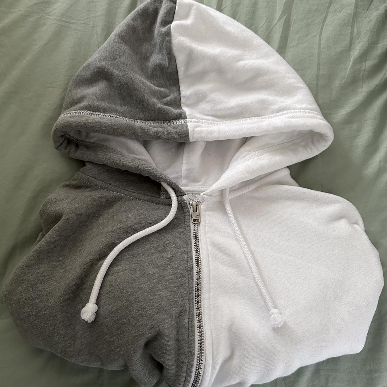Hollister Women's Gray Hooded Zip Up Sweatshirt - Depop