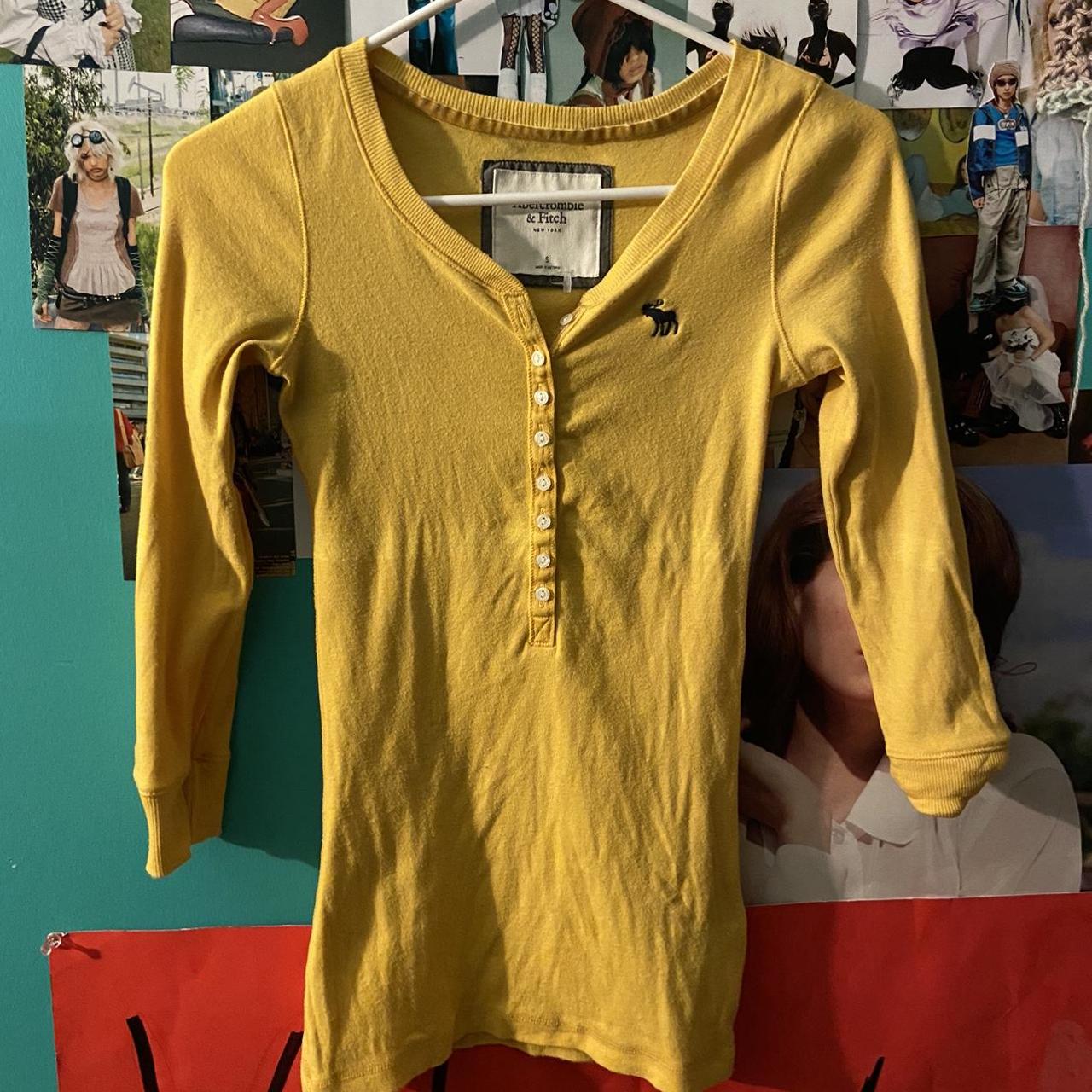 Abercrombie 2024 yellow shirt