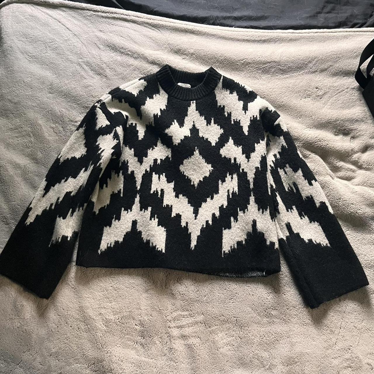 H&M Women's Jumper Depop