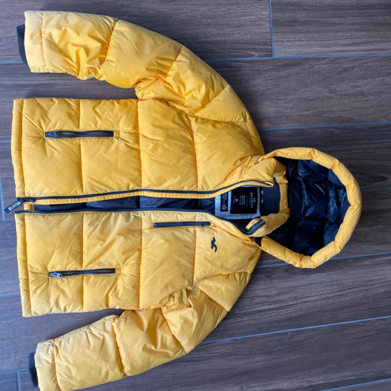 Hollister yellow puffer jacket hotsell