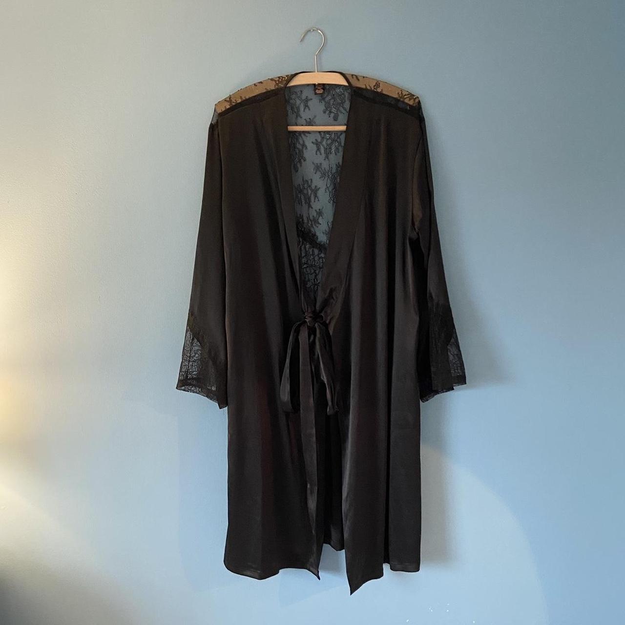 Victoria's Secret Women's Black Robe | Depop