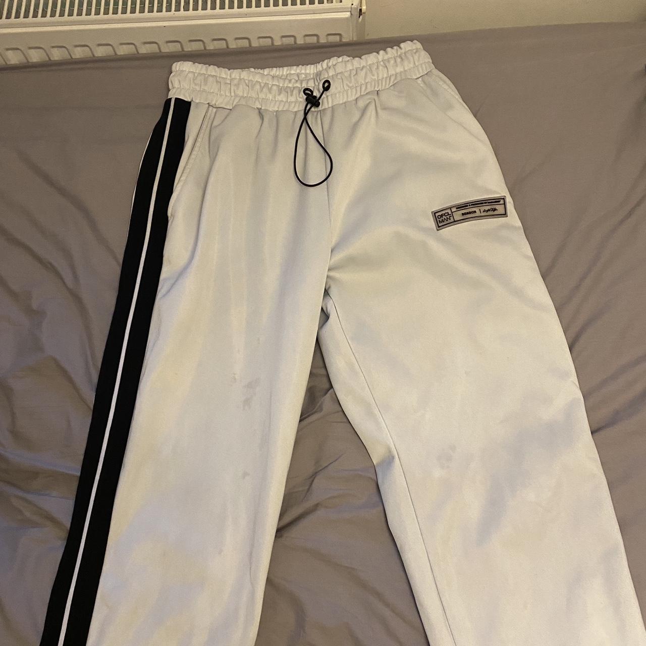 Boohoo Men's White and Black Joggerstracksuits Depop