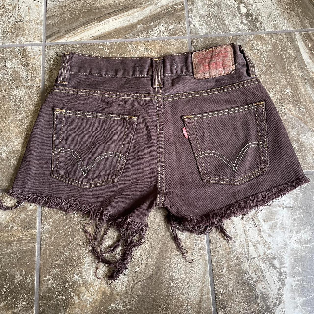 brown levi shorts