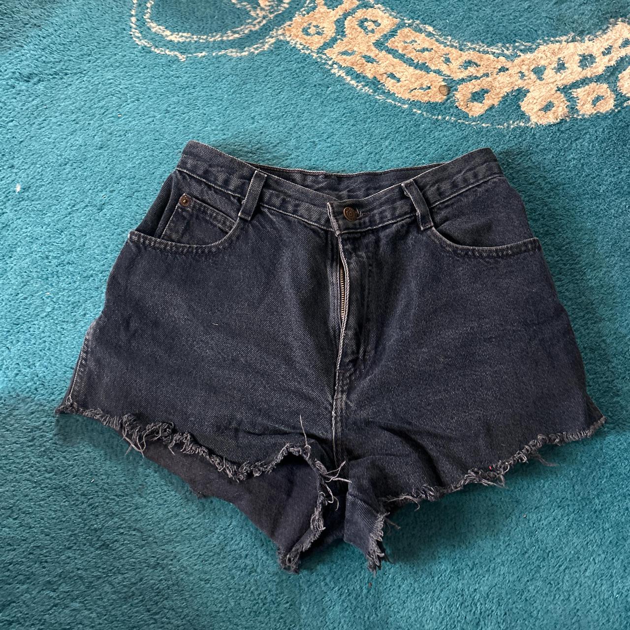 item listed by rosieandvivi