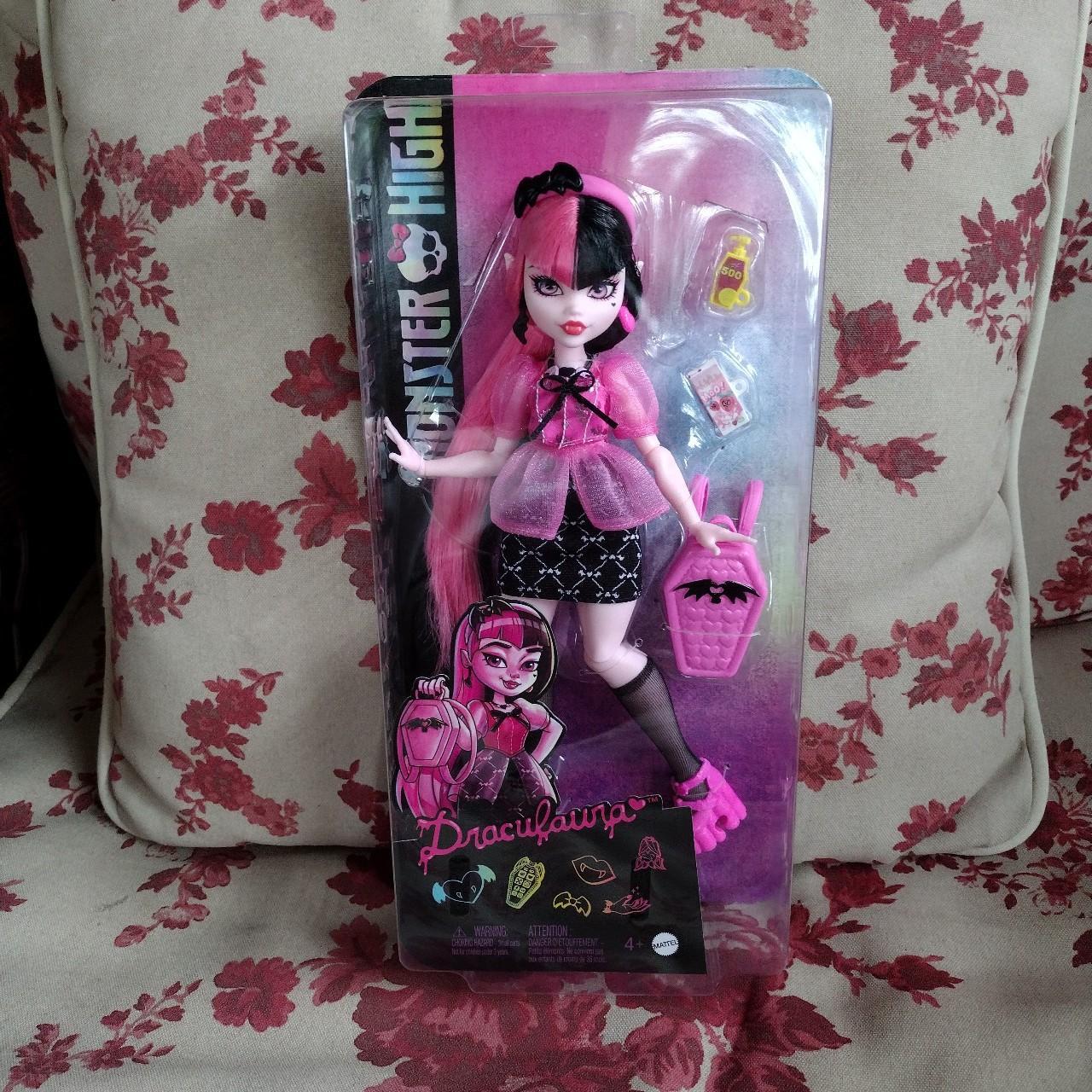Monster high G1 and G3 doll lot. Includes sweet - Depop