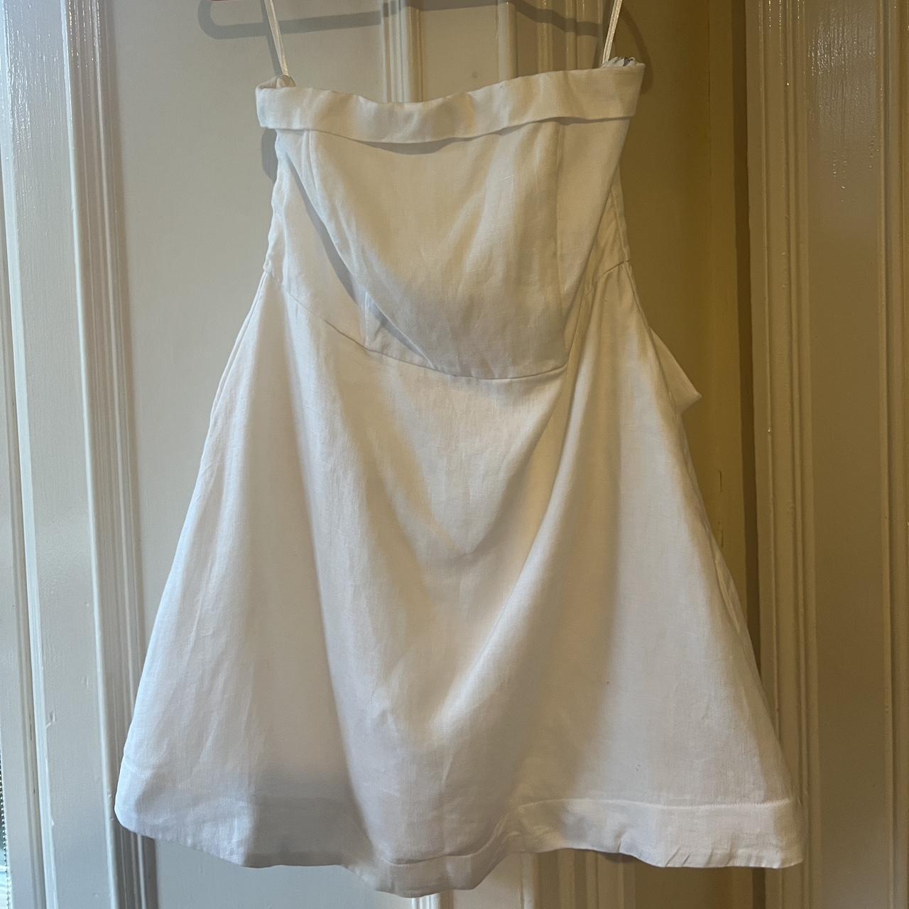 AISLE WHITE LINEN BACK BOW DRESS