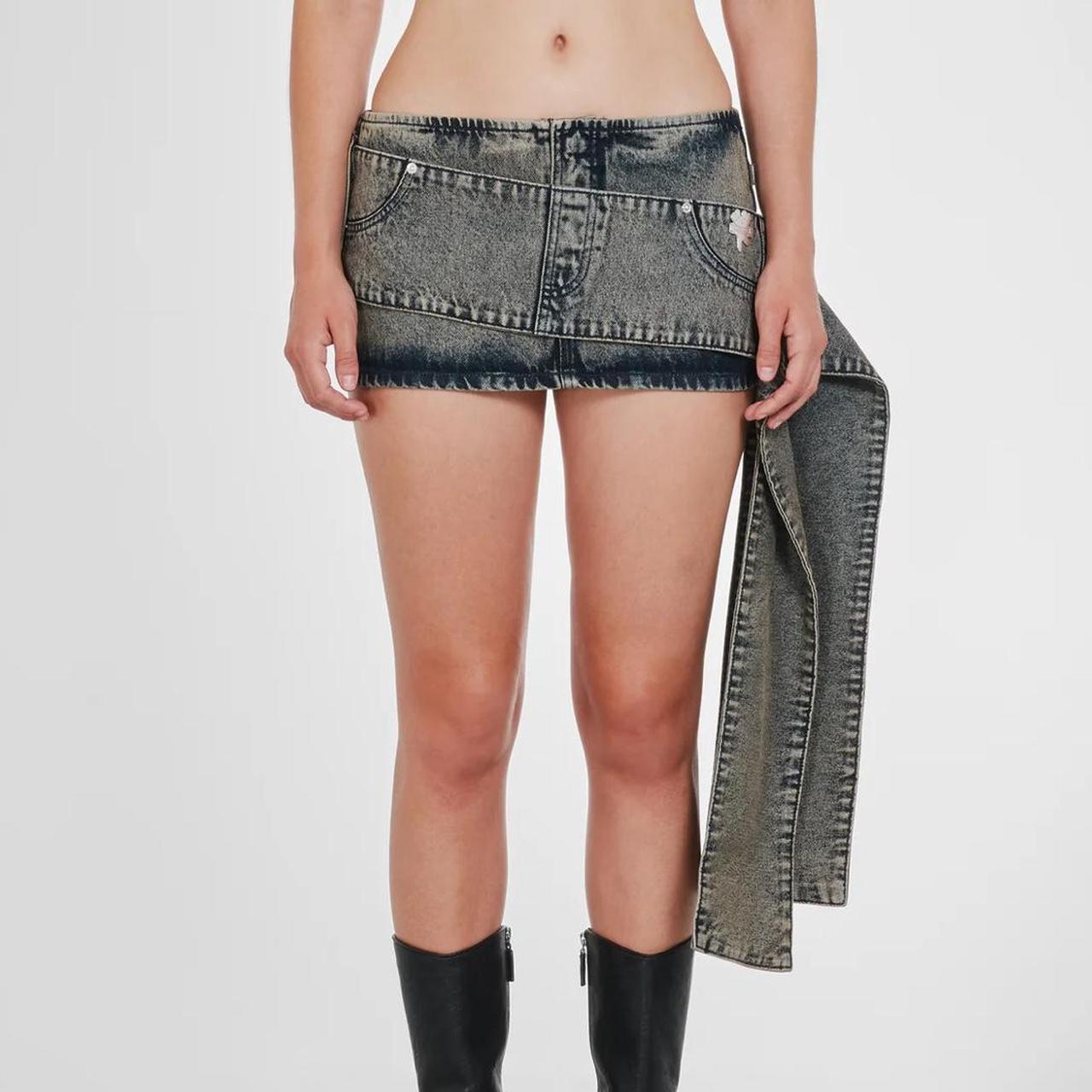 スカート HEAVEN BY MARC JACOBS skirt REPOP Heaven Marc Jacobs buckled cargo mini skirt | Depop