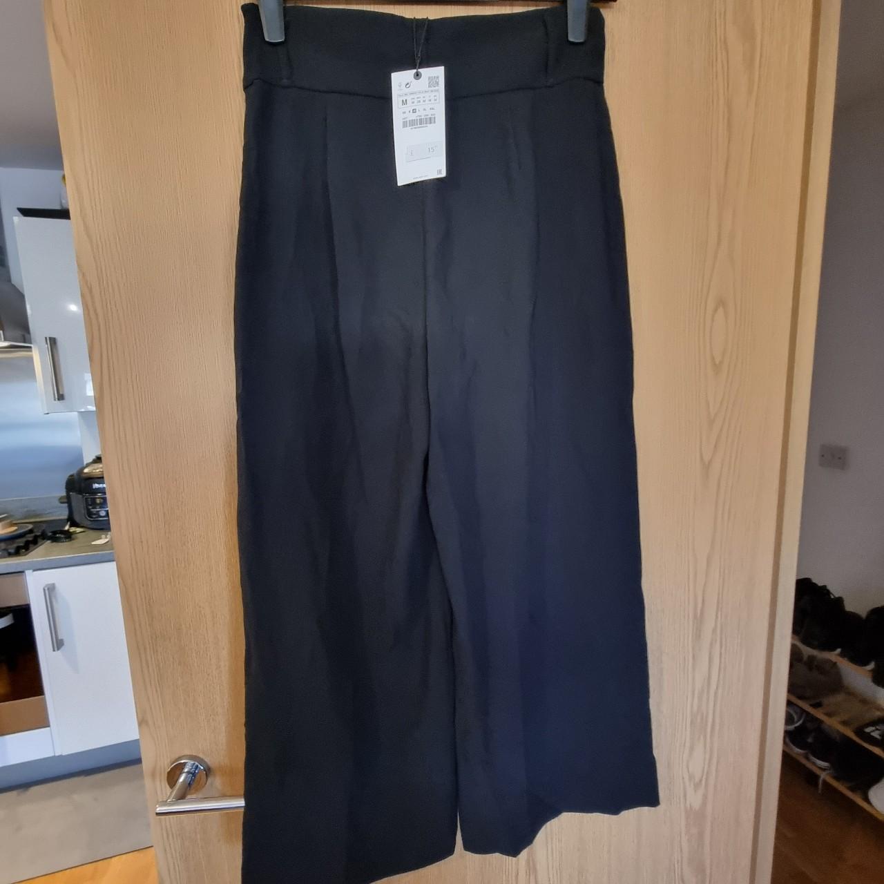 item listed by ineedtosellthesegoodz