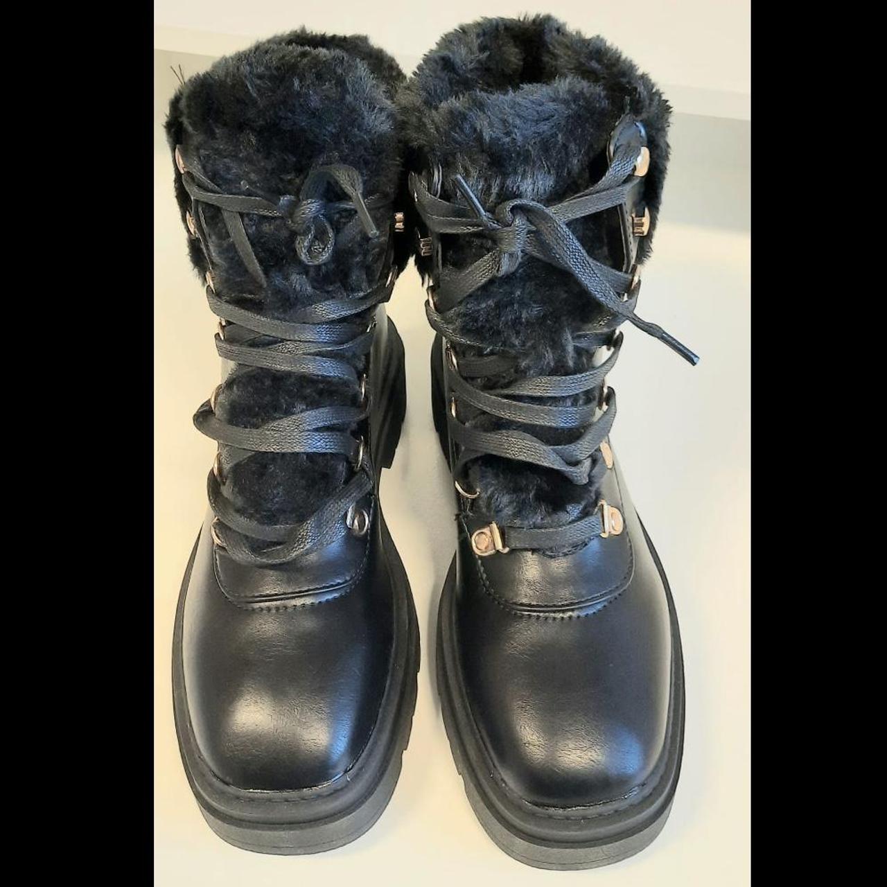 Black lace up hiking boots with fur collar Available... - Depop