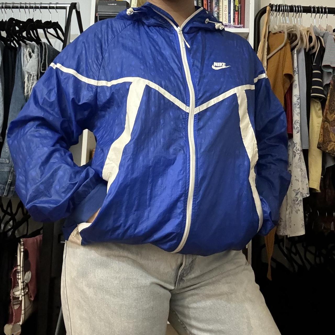 Nike white and blue windbreaker on sale