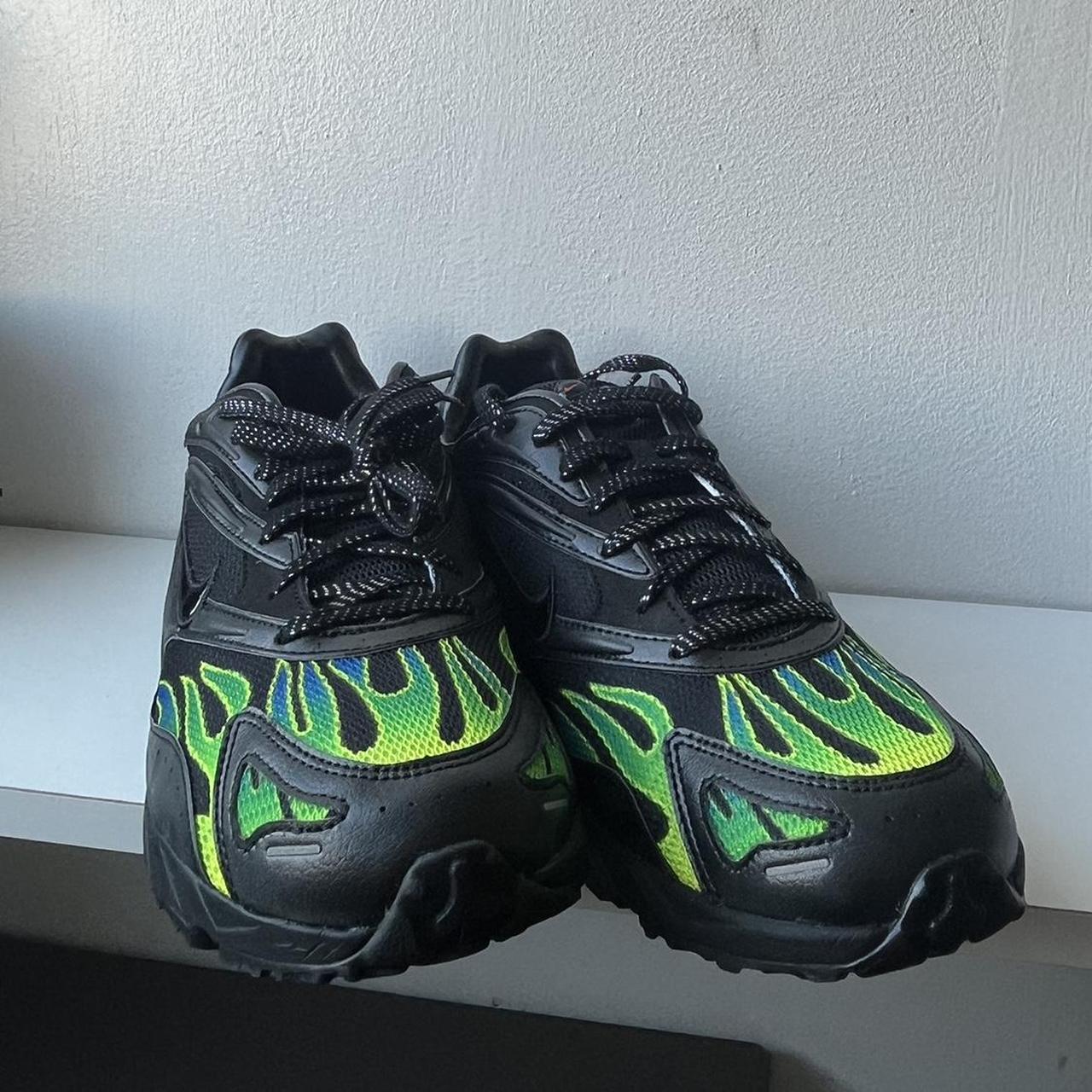supreme spectrum black