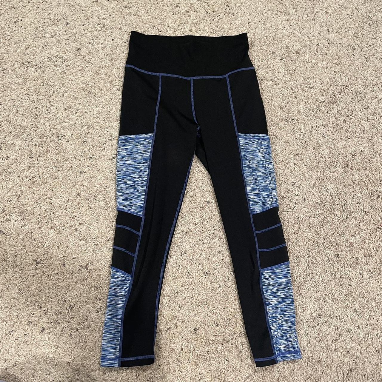 Black avia leggings, lightly used, with pockets NO - Depop