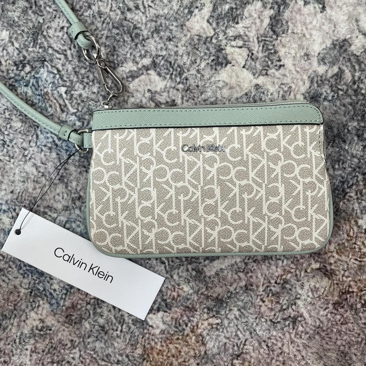 Brand New White CALVIN KLEIN Multi Wristlet Purse Very Cute hotsell