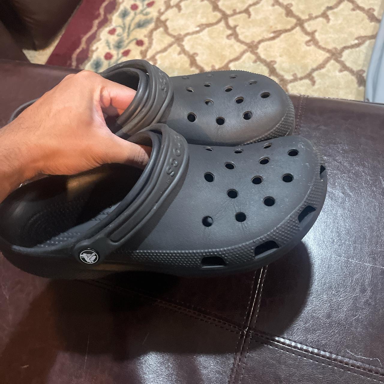 mens crocs size 10