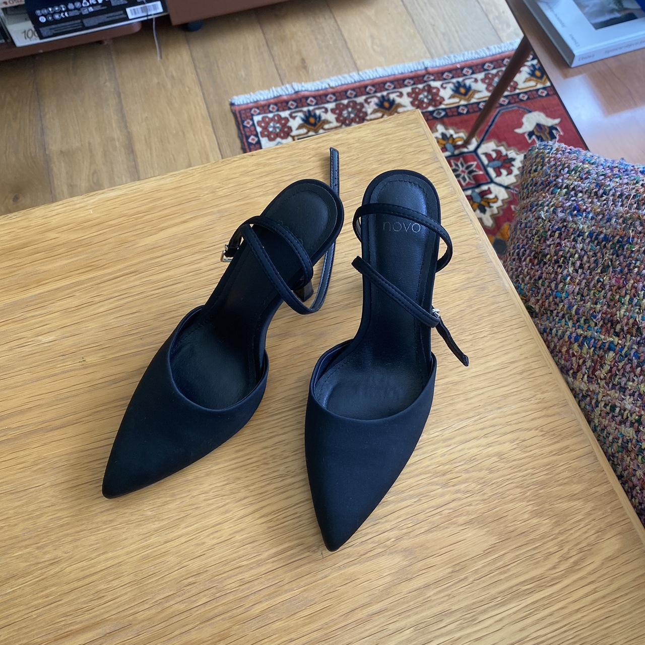novo black heels