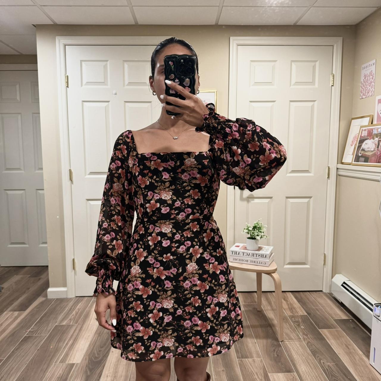 The Floral Forever 21 dress is perfect for the fall. Depop