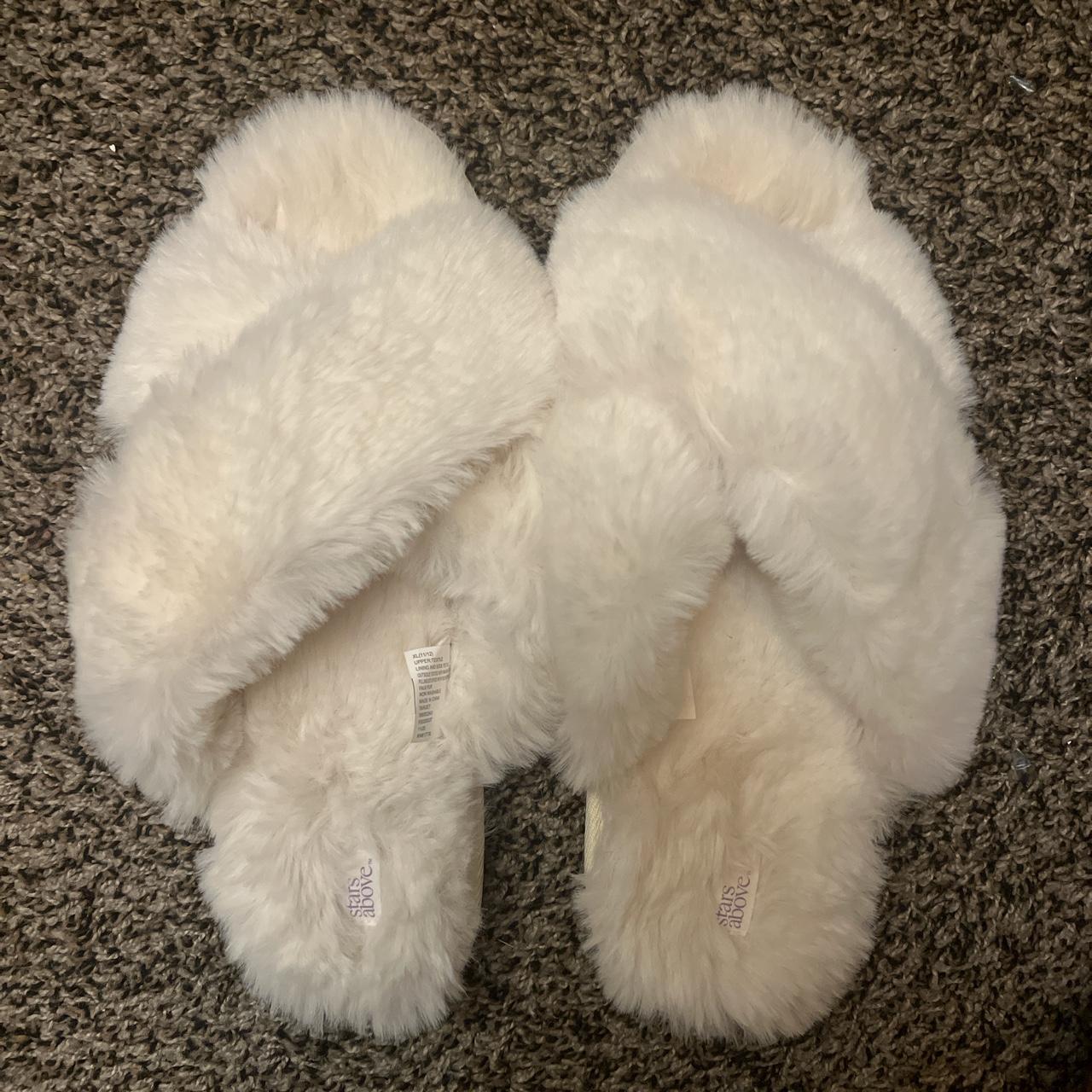 Stars Above fluffy white slipper, like new only worn... - Depop