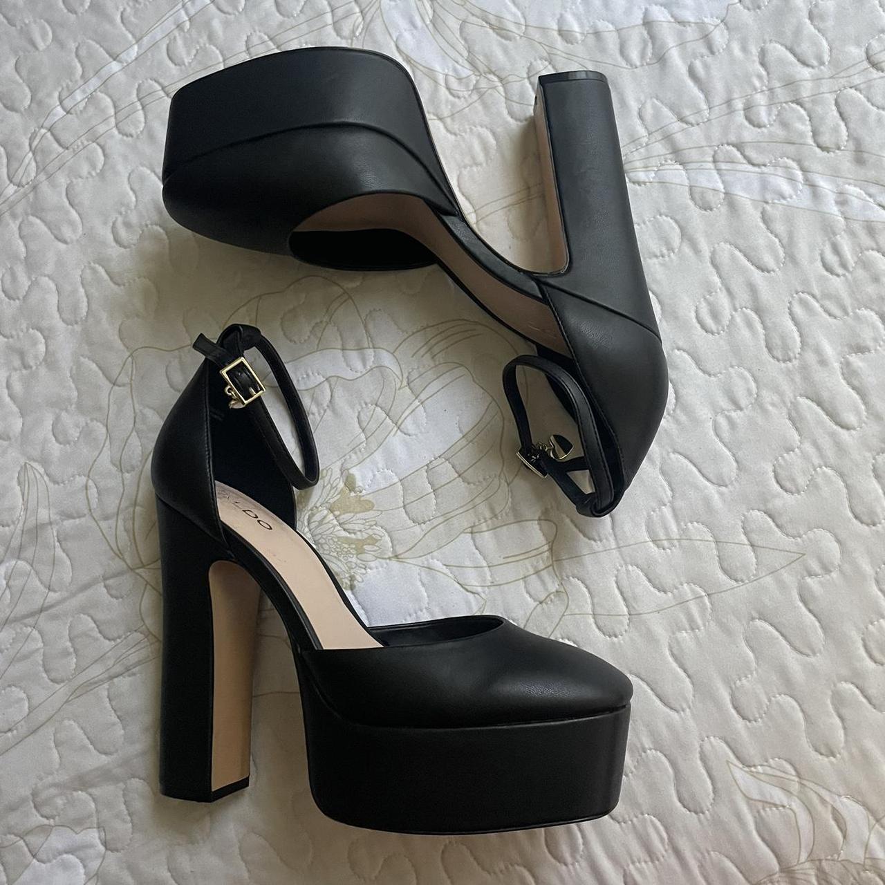 NEW 6in ALDO platform heels with gold