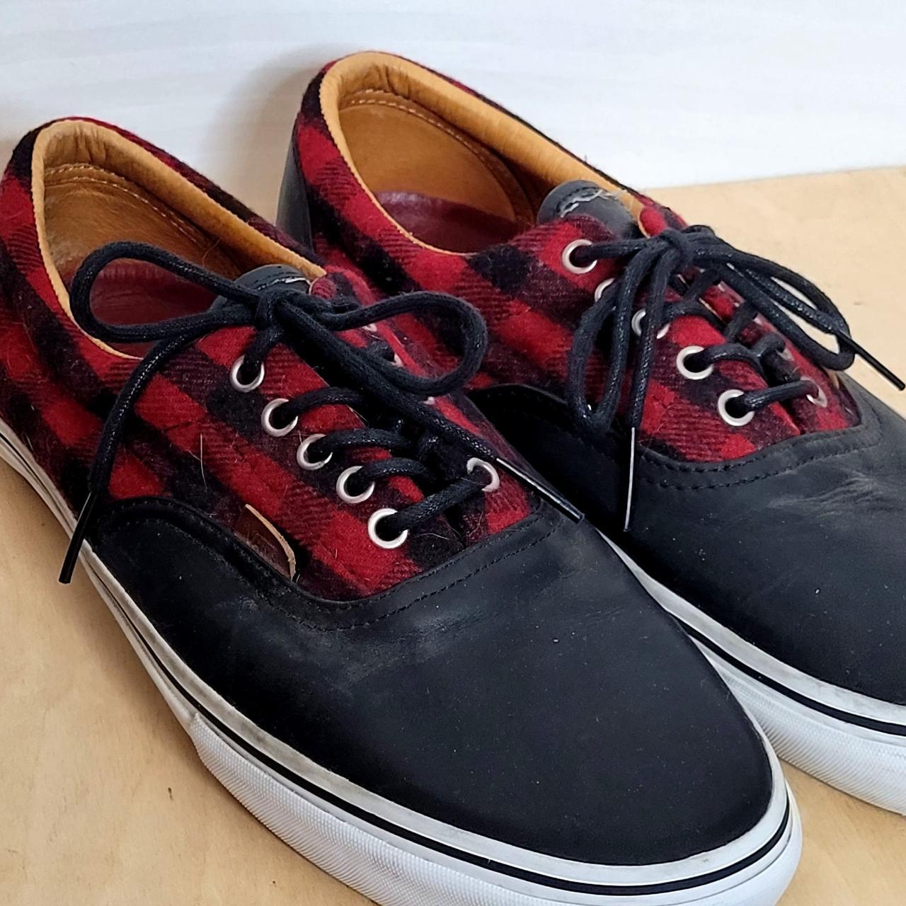 Black leather 2024 lace up vans