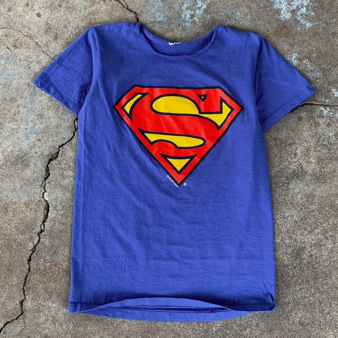 Vintage 90’s Superman Graphic Tee •Size: Fits... - Depop