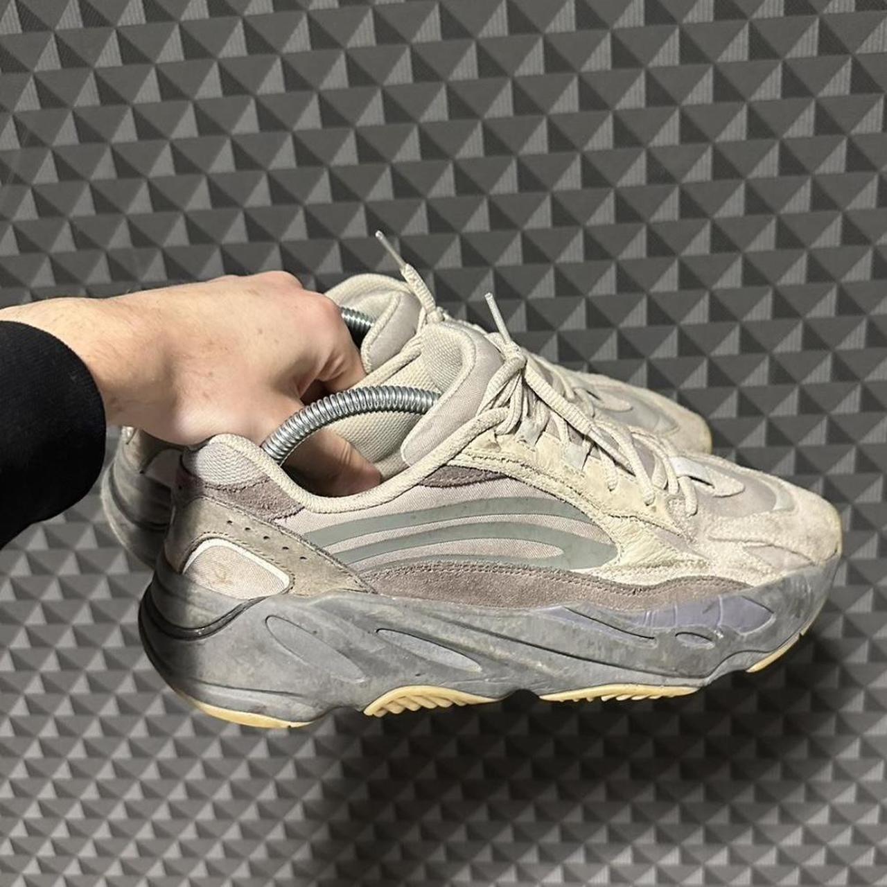 700s yeezy