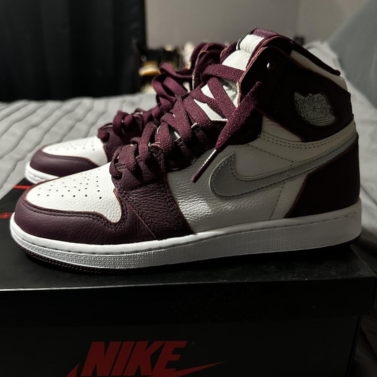 Nike Men's Burgundy Trainers | Depop