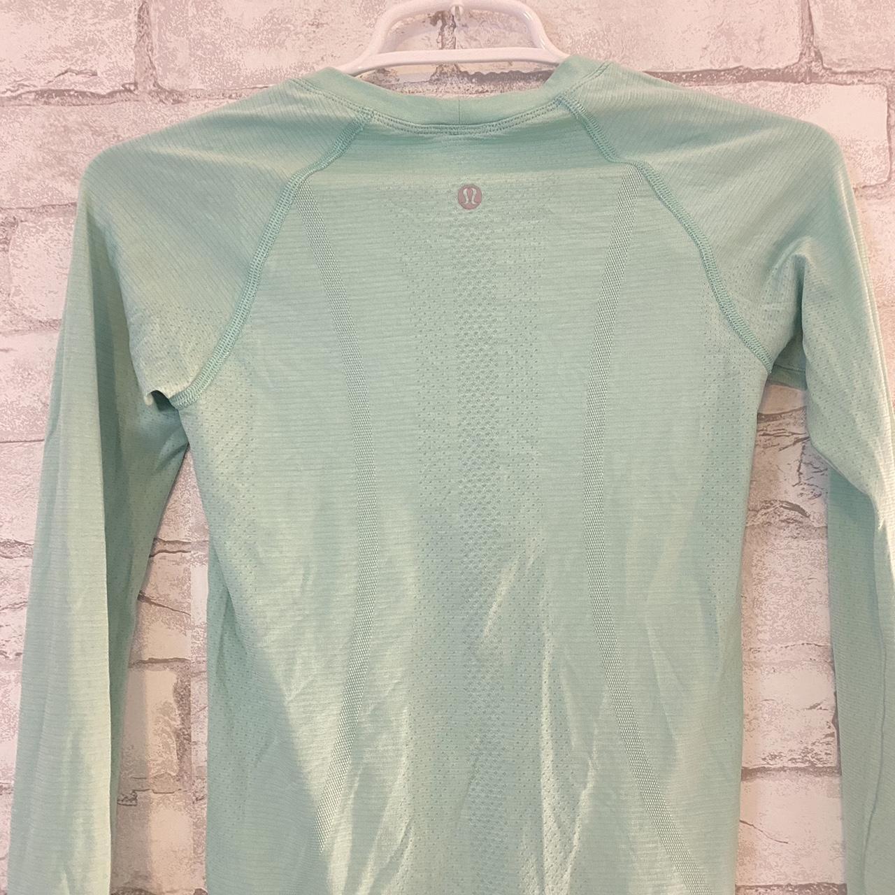 Lululemon Women's Green Shirt Depop