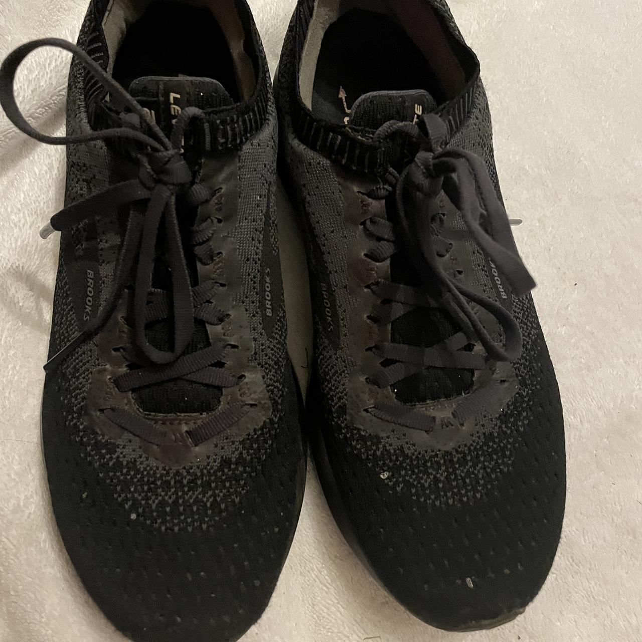 brooks levitate running some paint on Depop