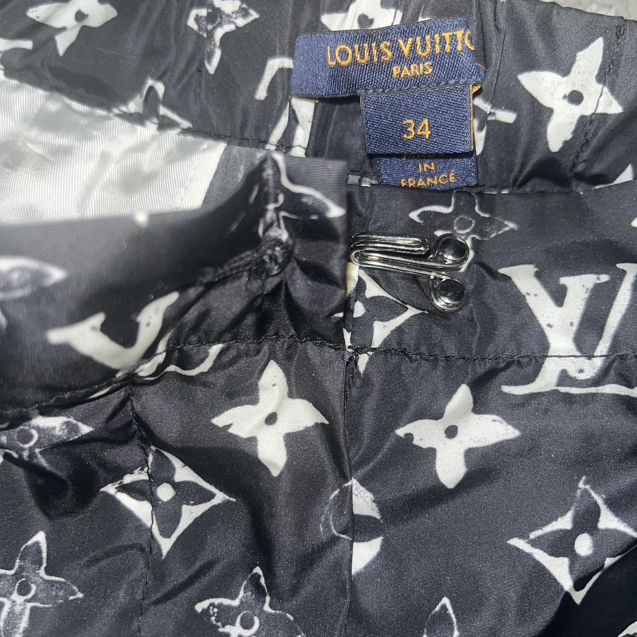 Louis Vuitton Women's Black and White Shorts Depop