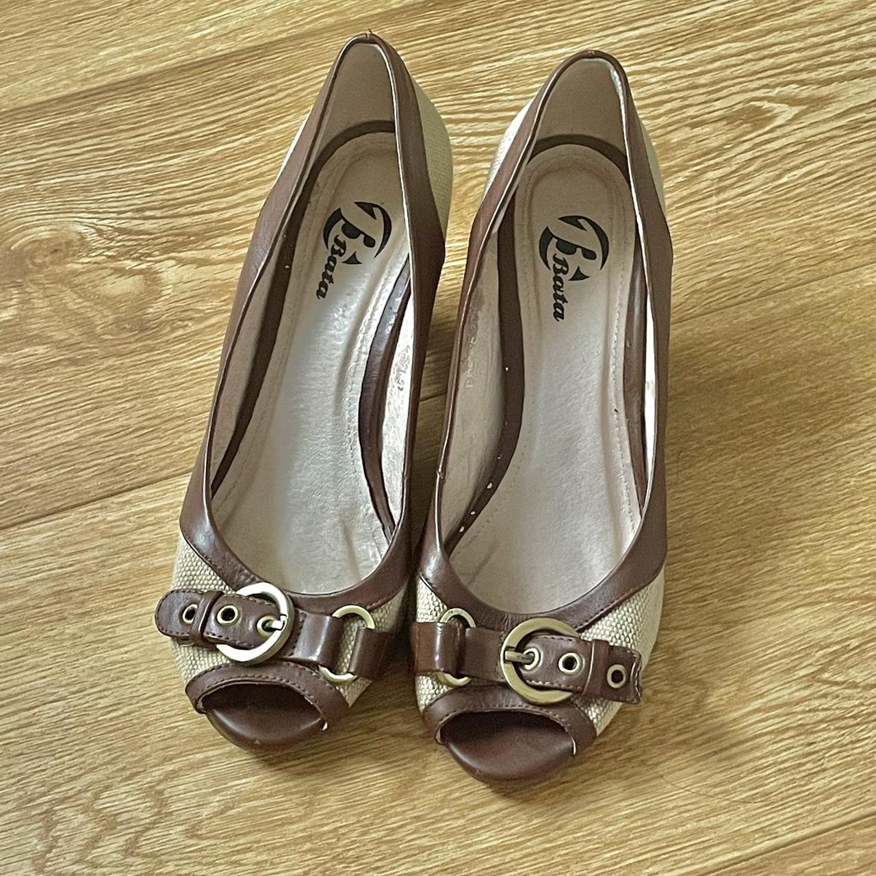 Gorgeous brown mini gold buckle heels 🤎 SIZE UK... - Depop