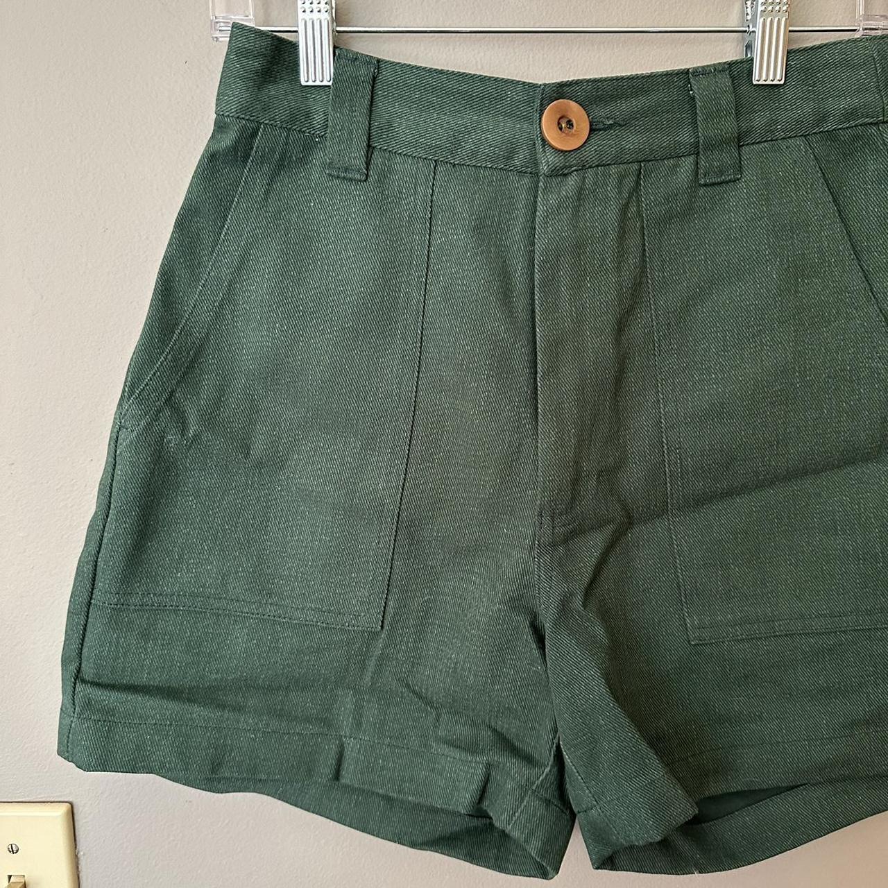 Beaton Women's Green Shorts (3)
