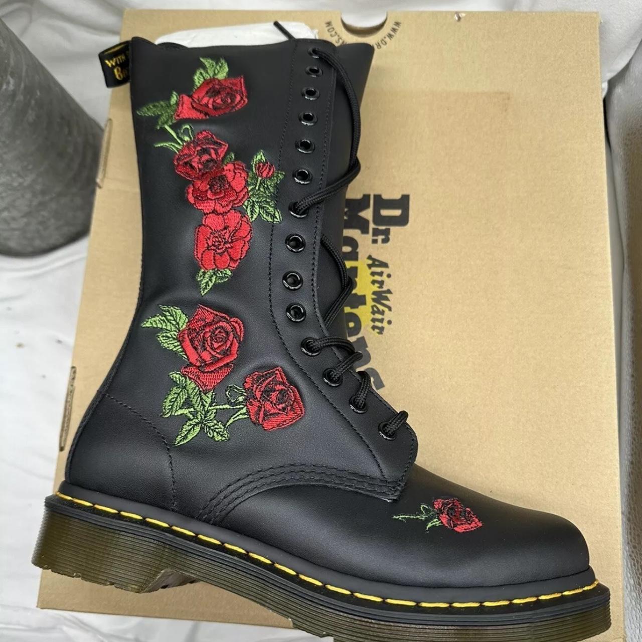 Dr martens vonda 8 hole hotsell