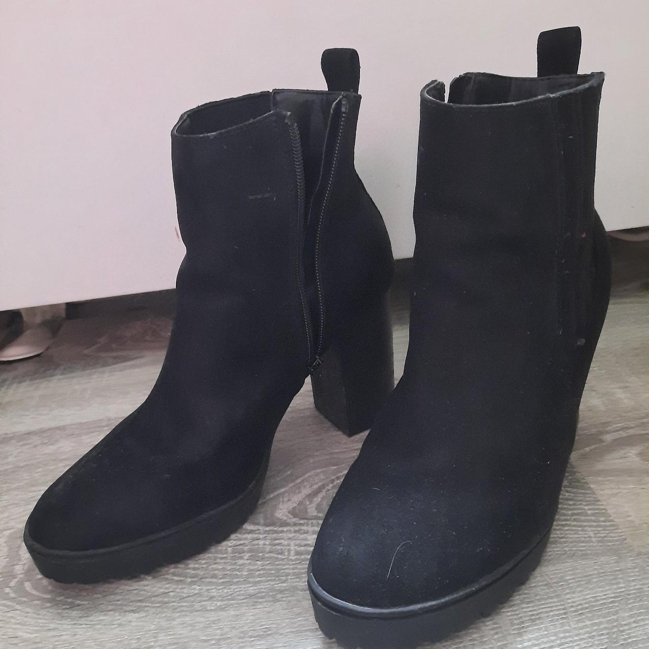 🔪 Black Primark Velvet Boots 🔪 In great condition Depop