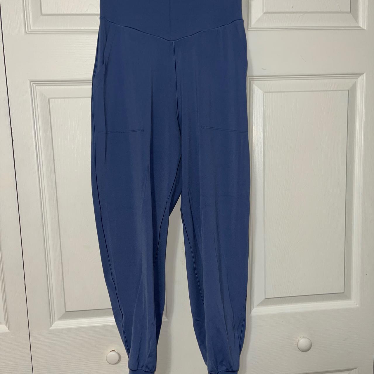 OFFLINE BY AERIE REAL ME CUT OUT LEGGING size L Blue - Depop