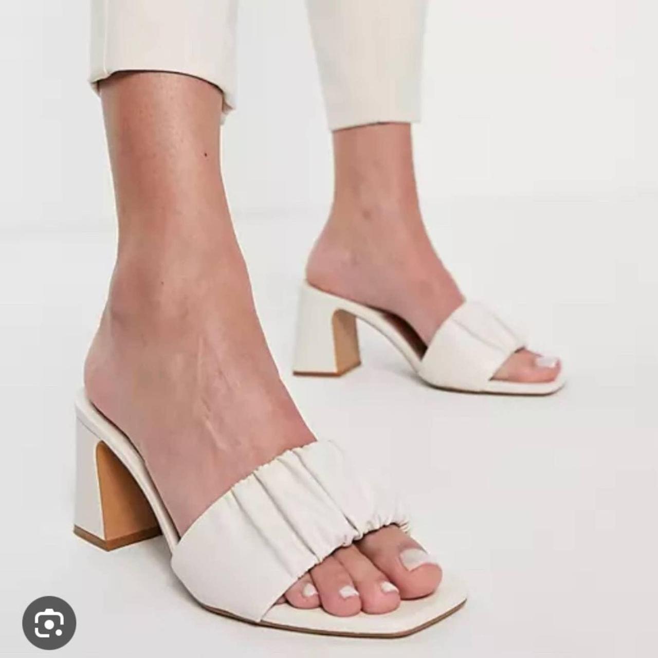 Off white sale tag heels