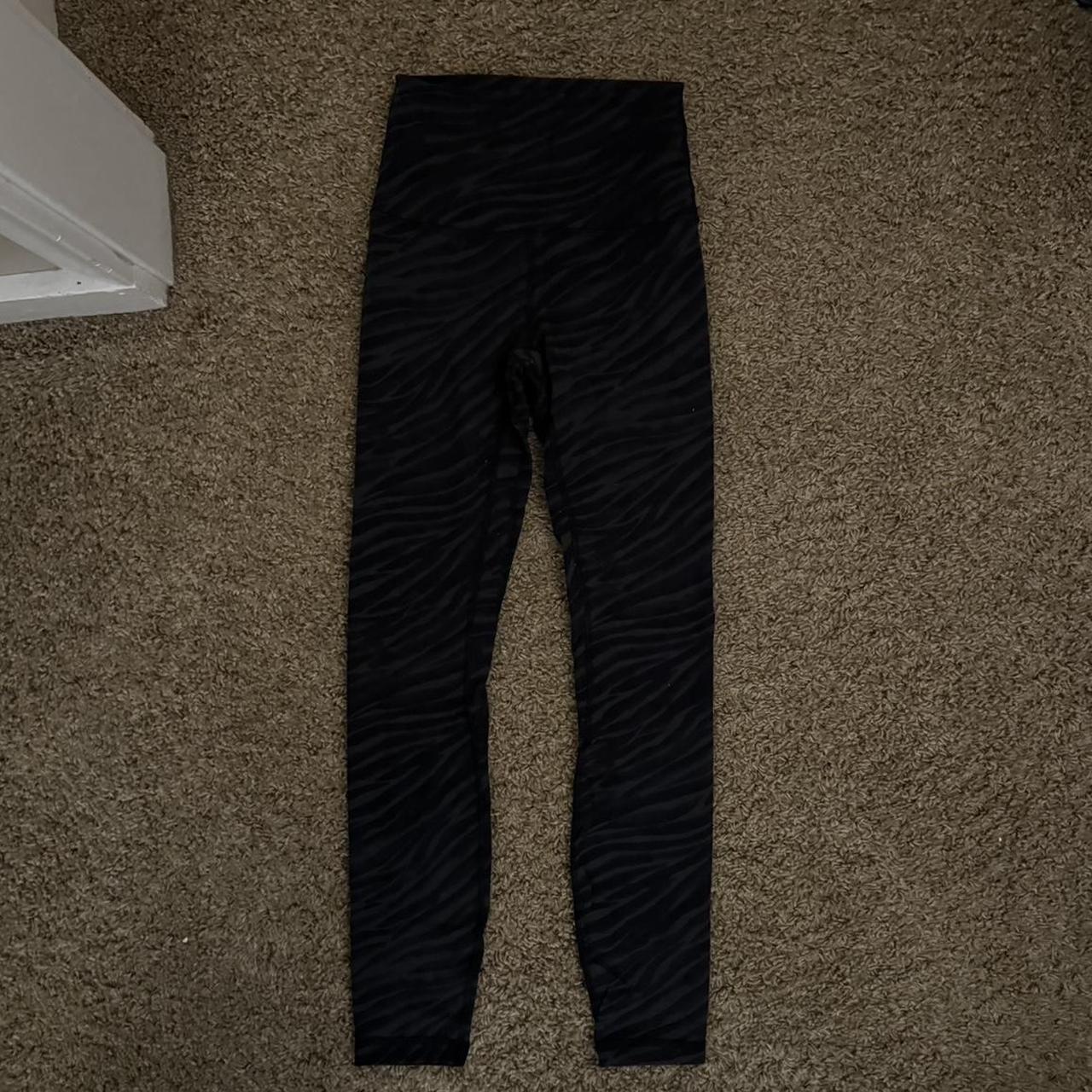 Lululemon popular le tigre leggings