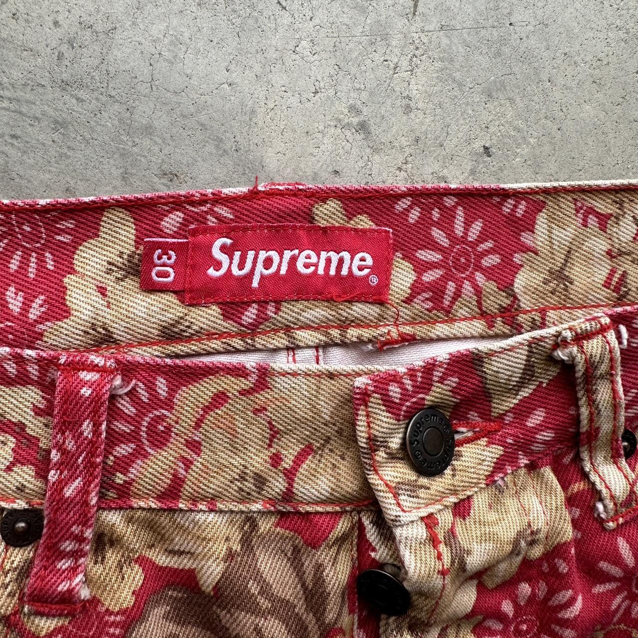 パンツ supreme digi floral chino pants Supreme floral chino pants Size 30 Amazing | Depop