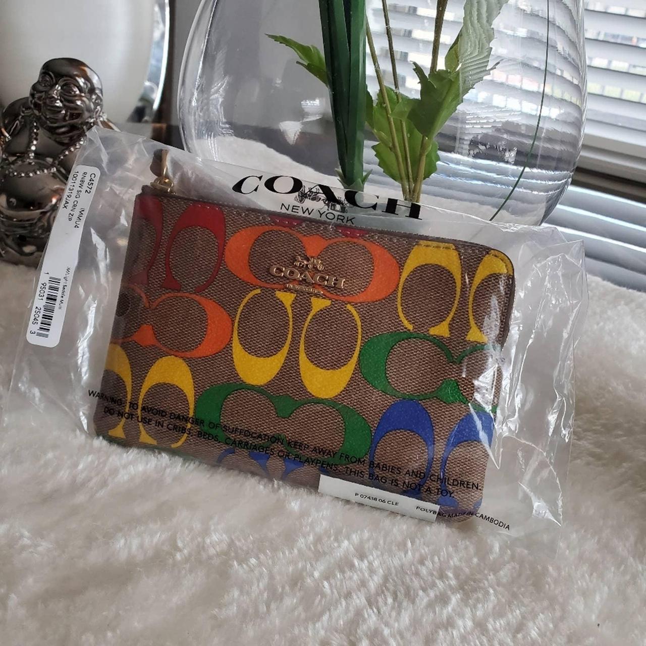 Coach wallet/wristlet Brand new, never used small - Depop