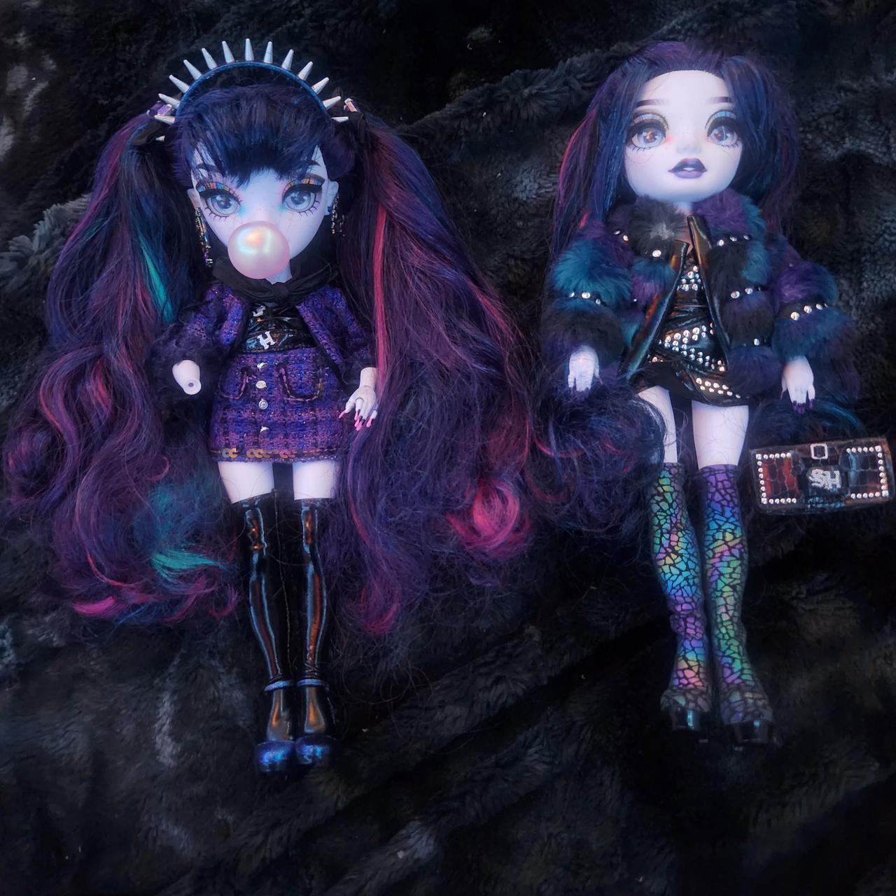 Shadow High Dolls Twins 2 Pack MISSING 1 HAND, A... | Depop